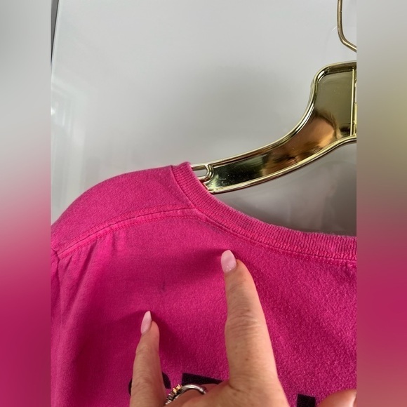 VINTAGE Jerry Springer Talkshow Pink V Neck SECURITY Short sleeve T-shirt Size M - Picture 10 of 17